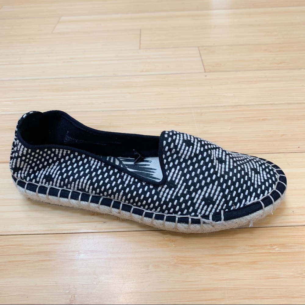 Dv Dolce Vita Black Tan Espadrille Loafers, 7. - Picture 4 of 8